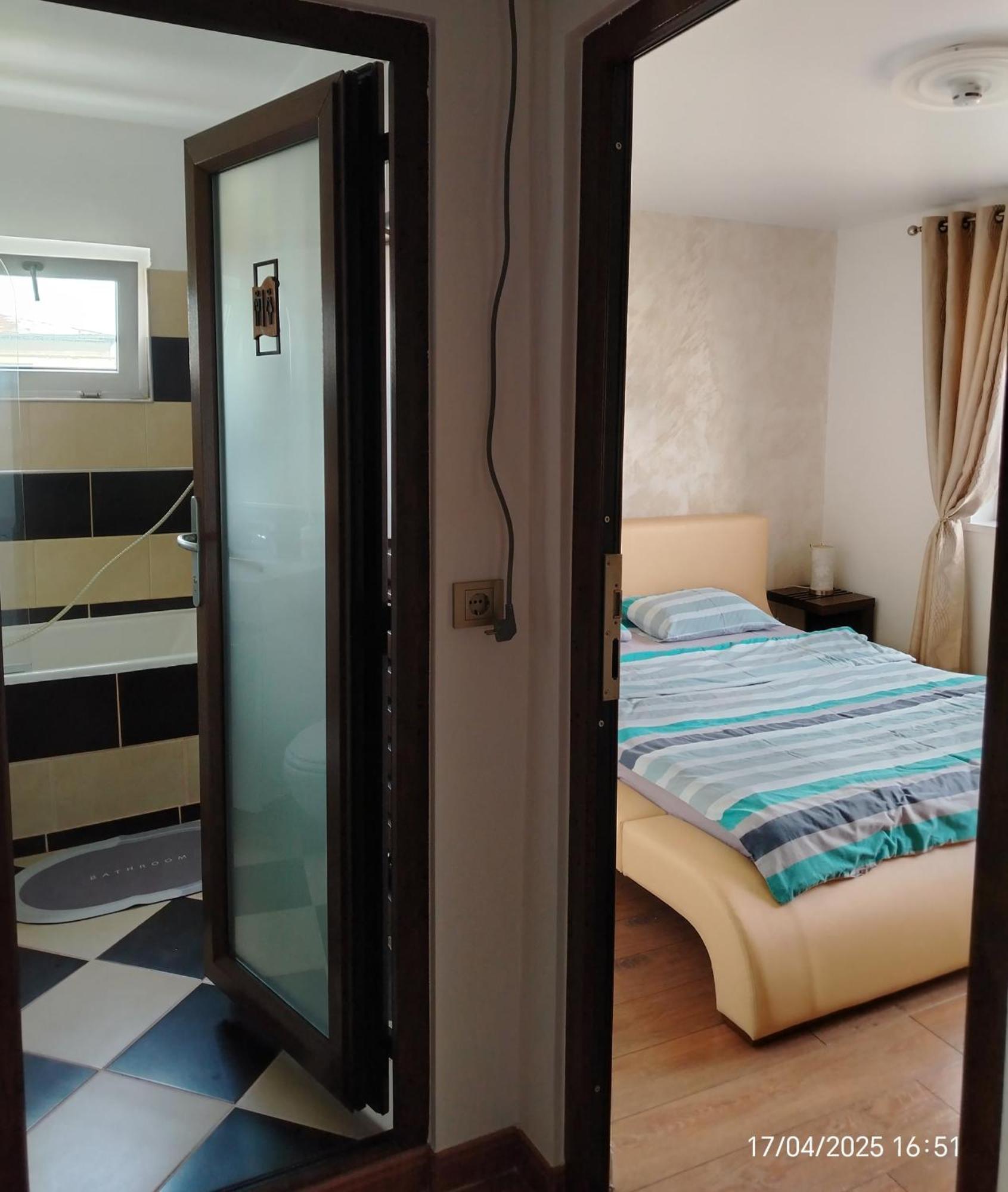 קריובה Arka Apartment מראה חיצוני תמונה